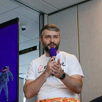 Alexander Momot логотип
