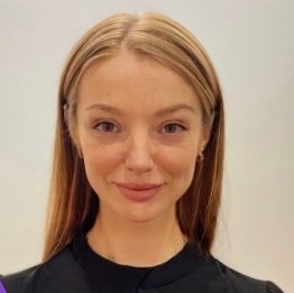 Алена Касинова