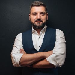 Дмитрий Сергеев