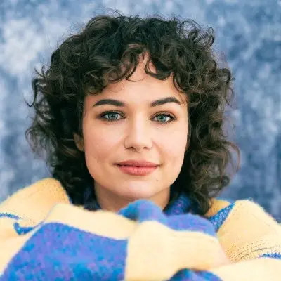 Frankie Ward логотип