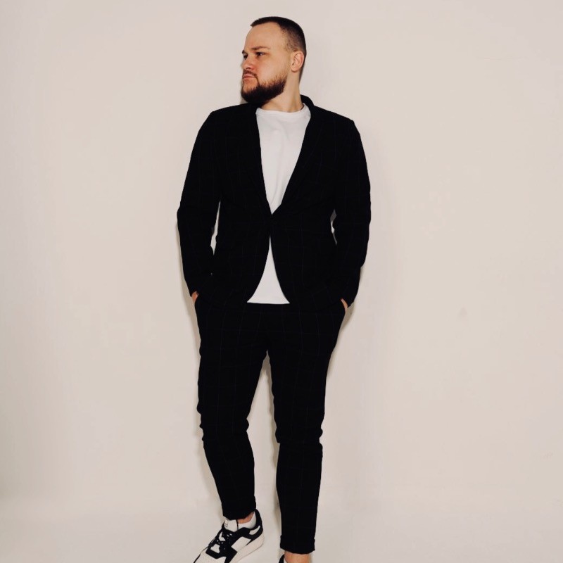 Maksim Danich логотип