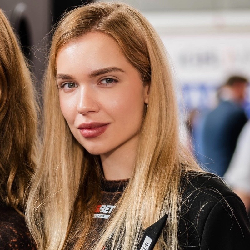 Veronica Burdeinaya логотип